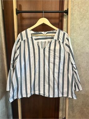 Crown & Ivy | White and Navy Vertical Stripe V-Neck Blouse | Bell Sleeves | 3X